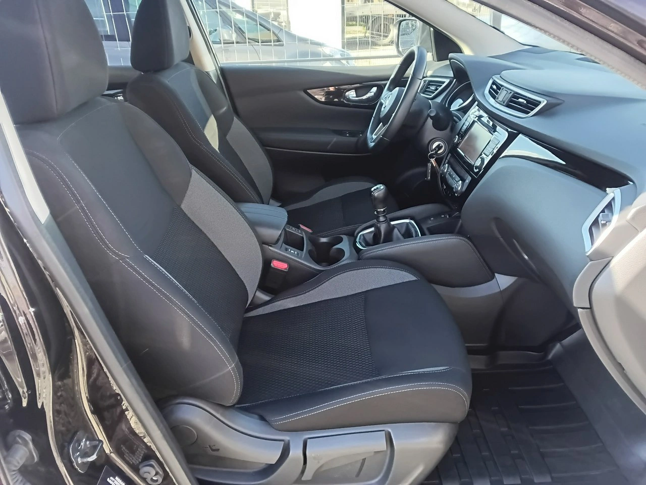 Nissan Qashqai - Zdjęcie 10