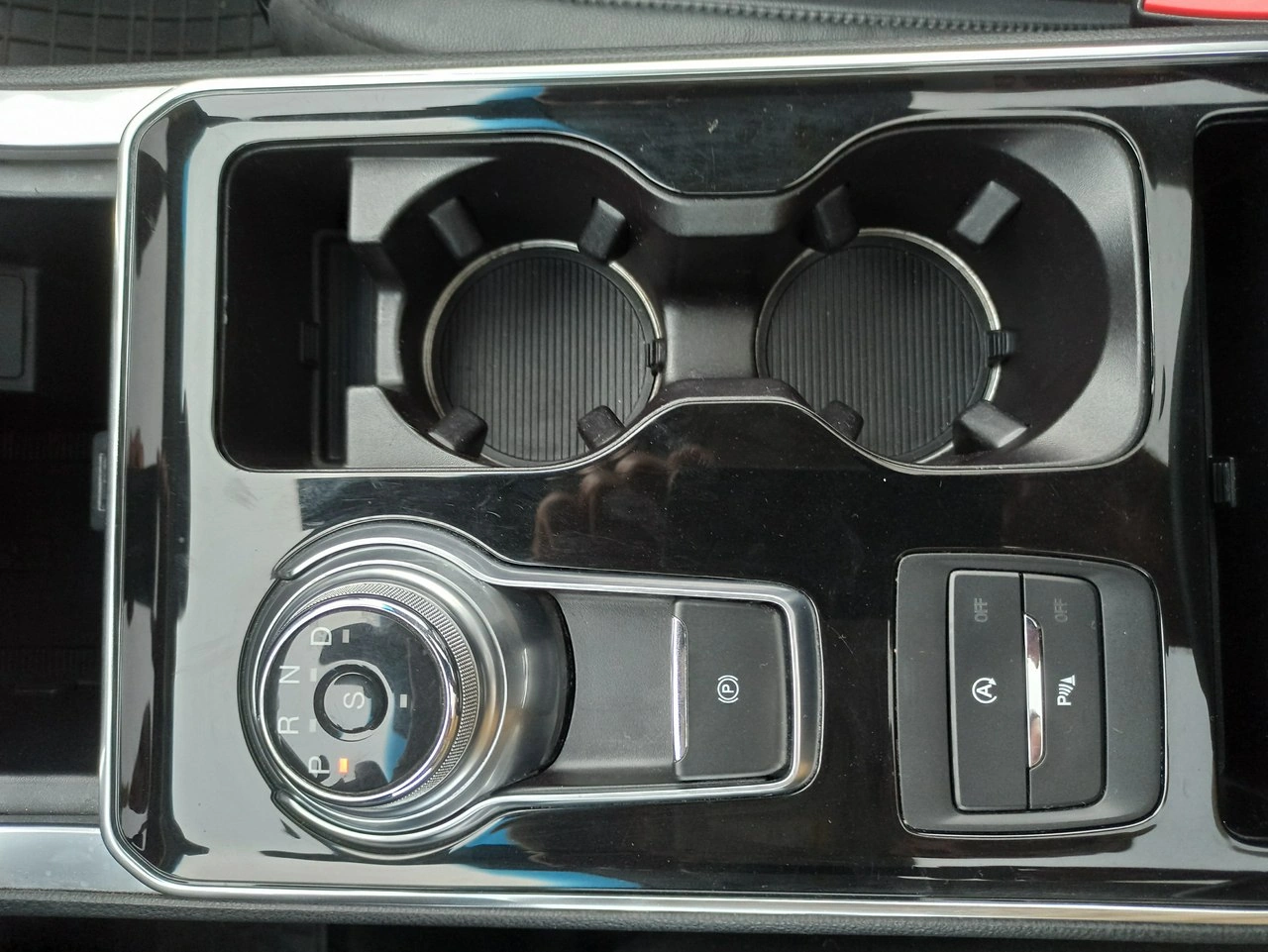 Ford Edge - Zdjęcie 18