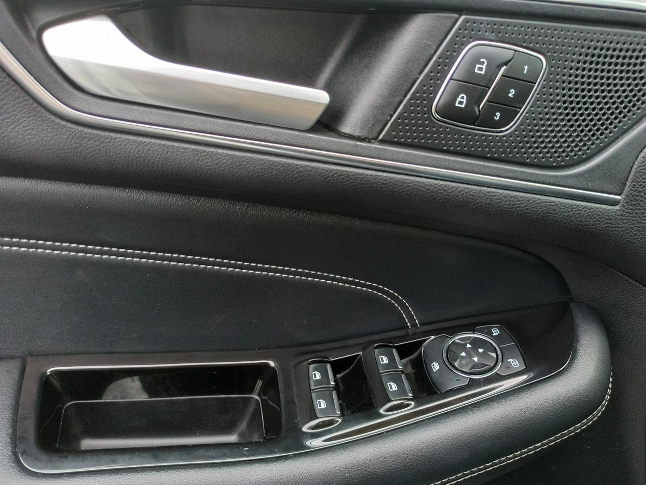 Ford Edge - Zdjęcie 21