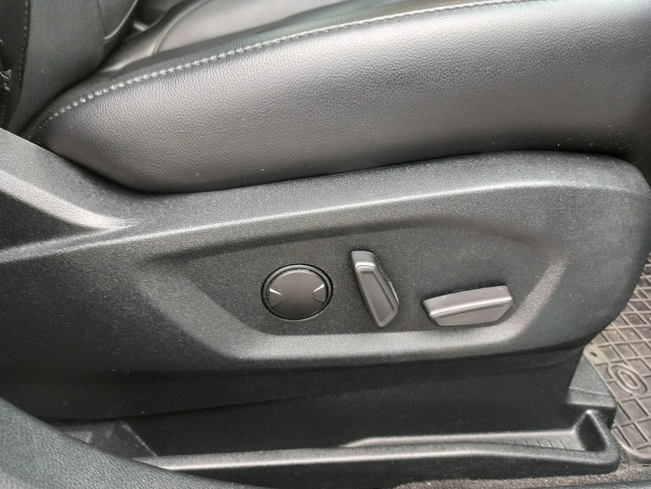 Ford Edge - Zdjęcie 32