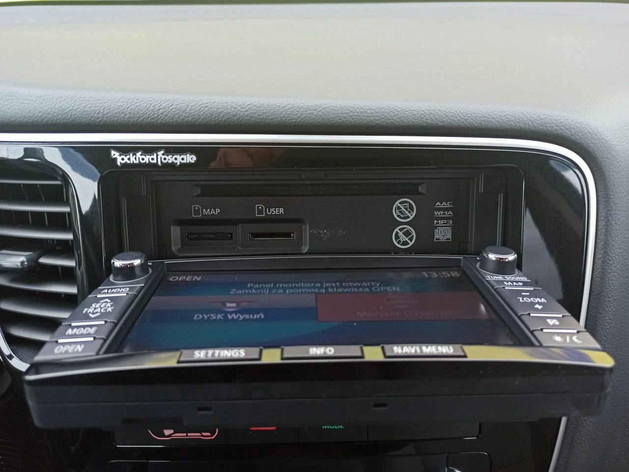 Mitsubishi Outlander - Zdjęcie 24