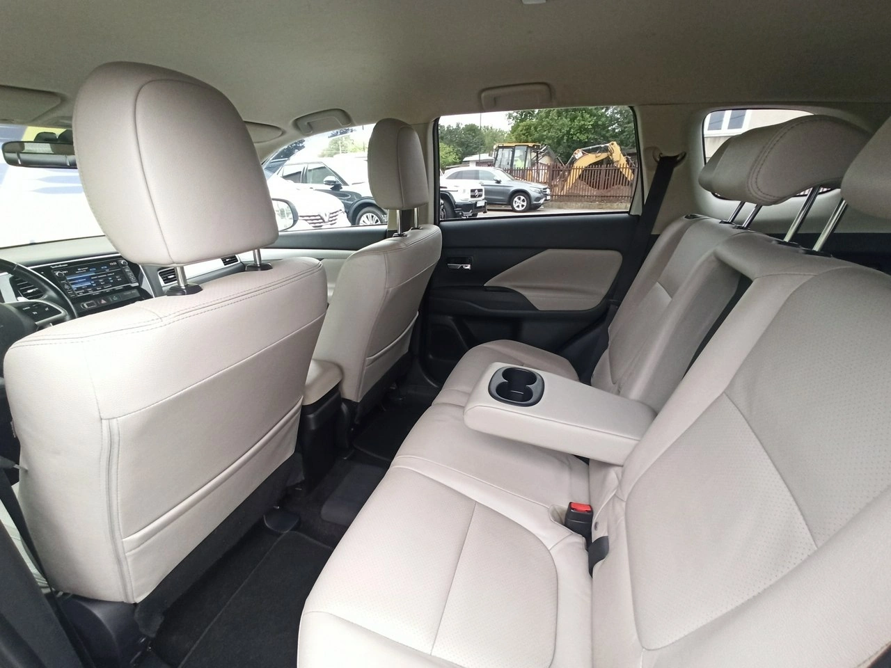 Mitsubishi Outlander - Zdjęcie 7