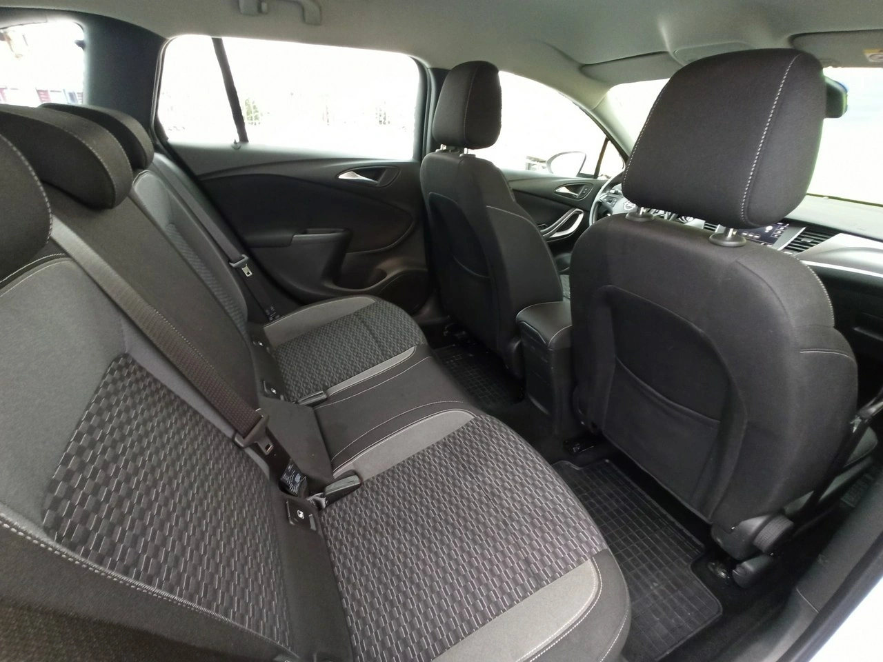 Opel Astra - Zdjęcie 9