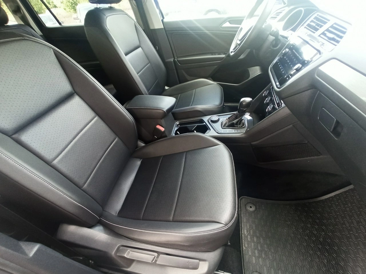 Volkswagen Tiguan - Zdjęcie 9