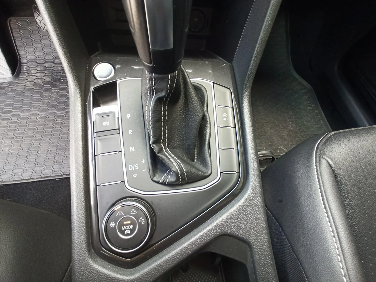 Volkswagen Tiguan - Zdjęcie 14