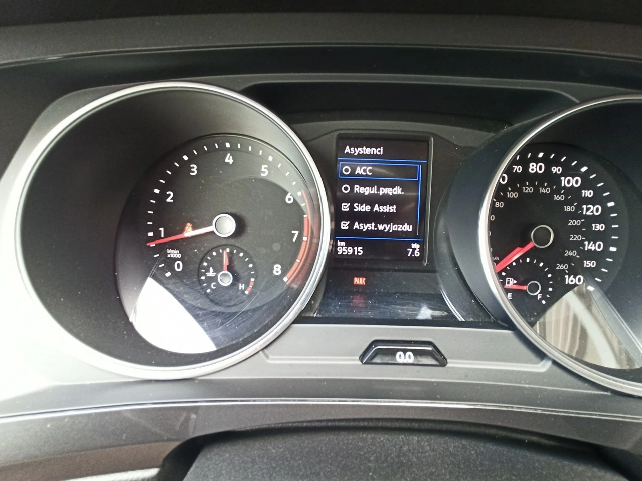 Volkswagen Tiguan - Zdjęcie 19