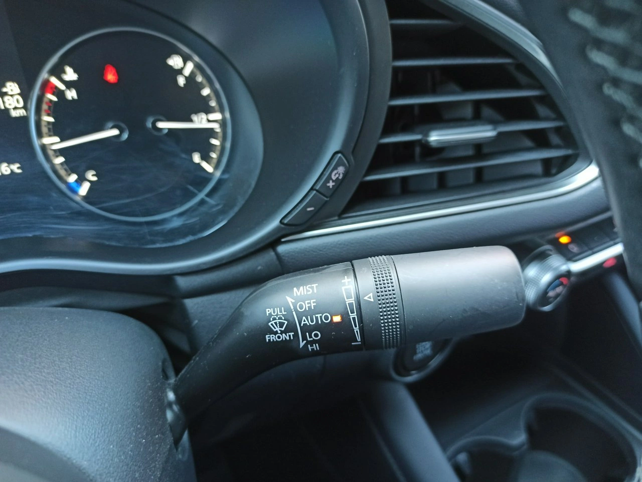 Mazda 3 - Zdjęcie 24