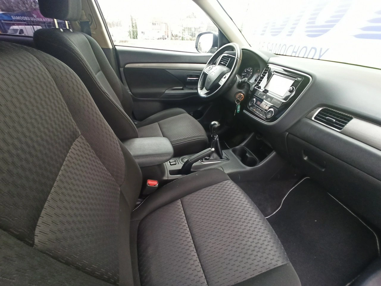 Mitsubishi Outlander - Zdjęcie 11