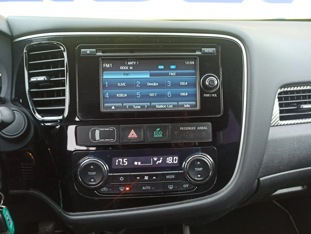 Mitsubishi Outlander - Zdjęcie 14