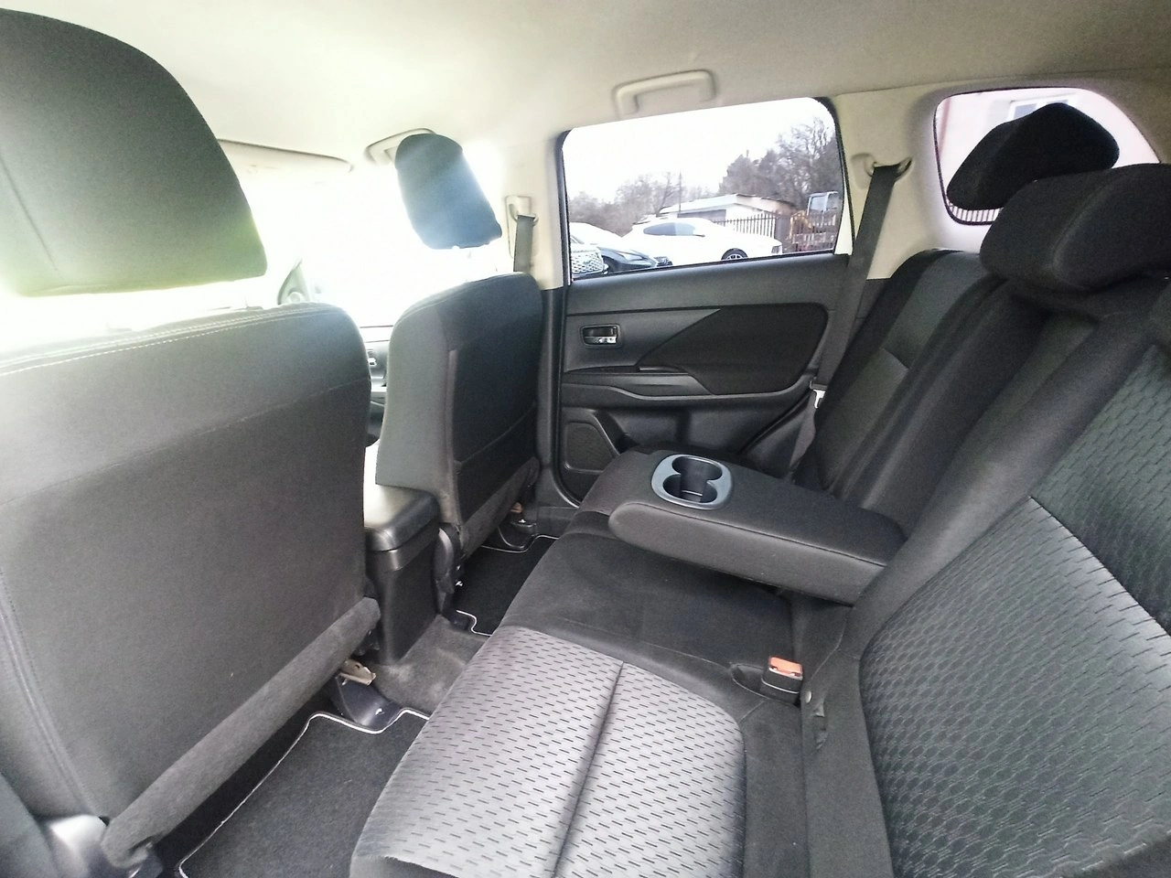 Mitsubishi Outlander - Zdjęcie 7