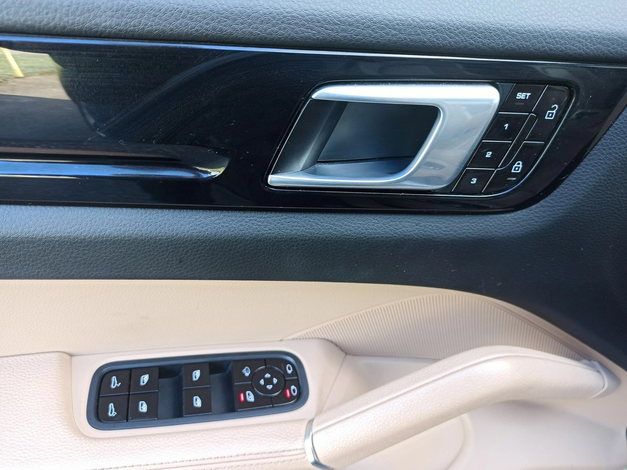 Porsche Cayenne - Zdjęcie 16