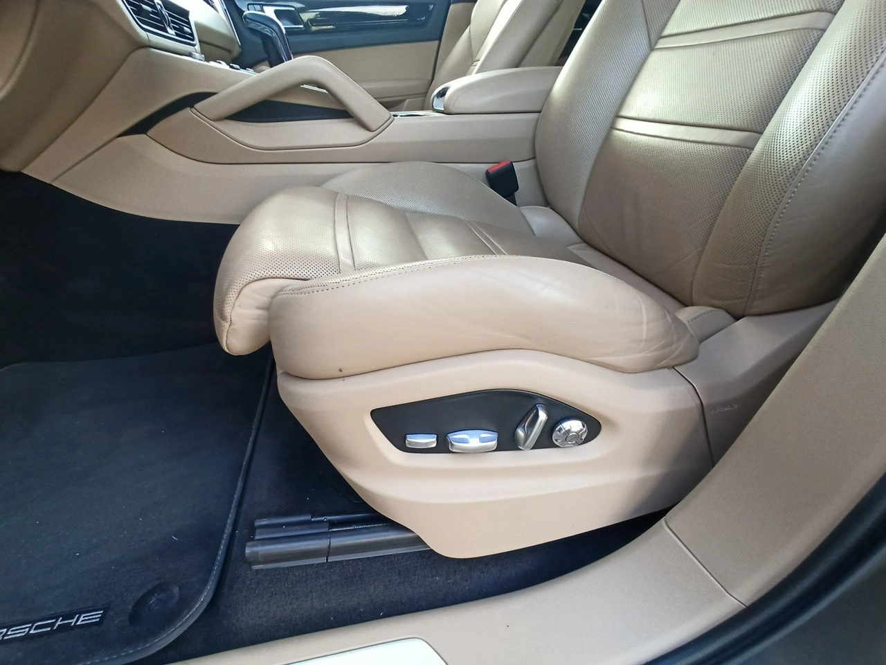 Porsche Cayenne - Zdjęcie 24