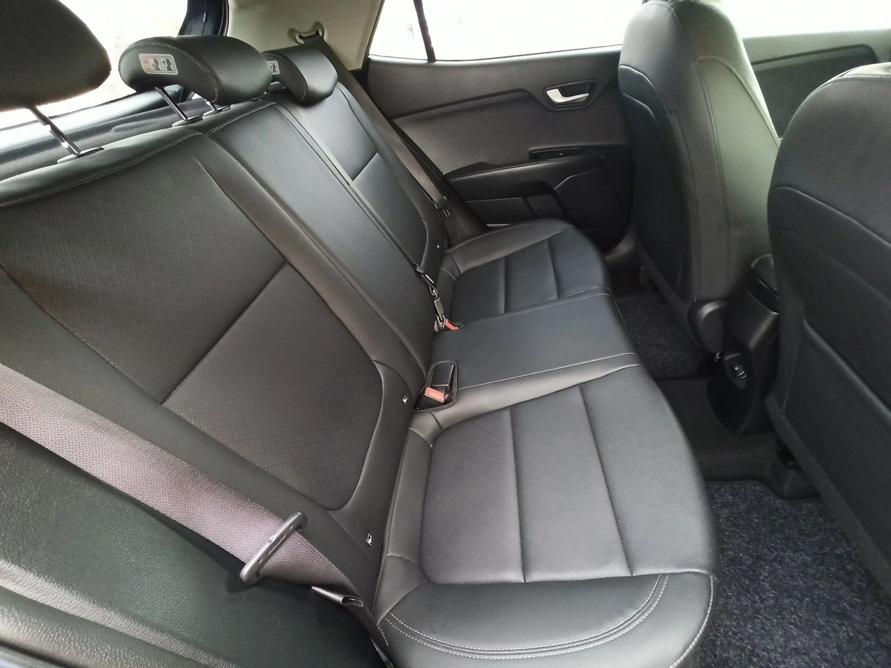 Kia Stonic - Zdjęcie 9