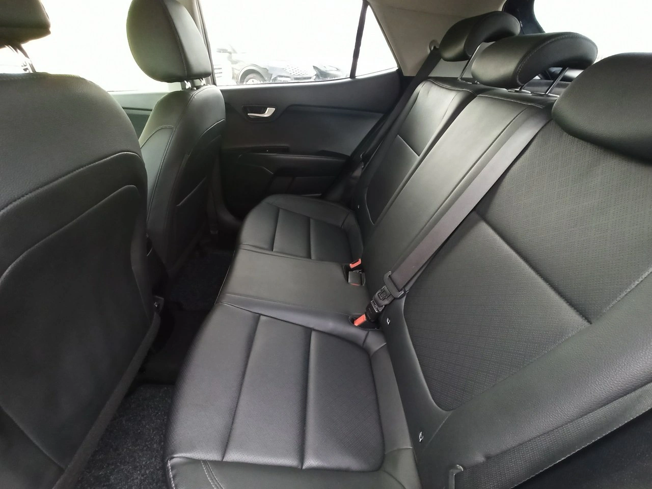 Kia Stonic - Zdjęcie 8