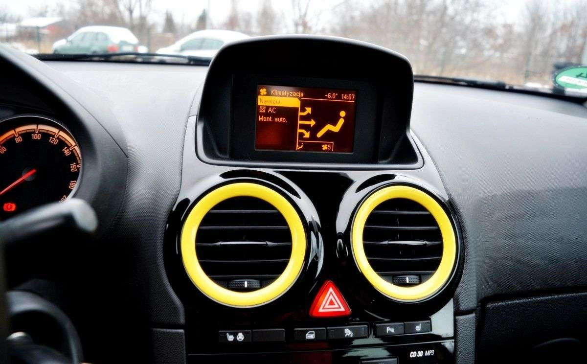 Opel Corsa - Zdjęcie 10