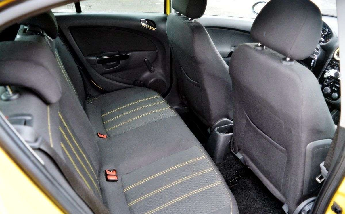 Opel Corsa - Zdjęcie 20