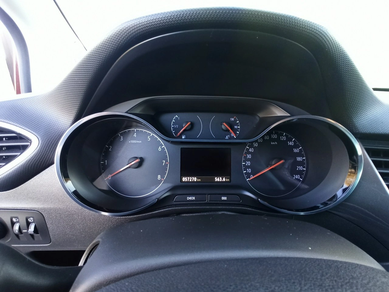 Opel Crossland X - Zdjęcie 11