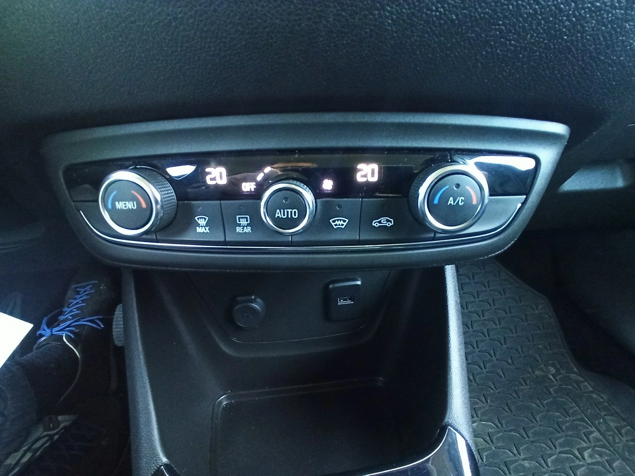 Opel Crossland X - Zdjęcie 14