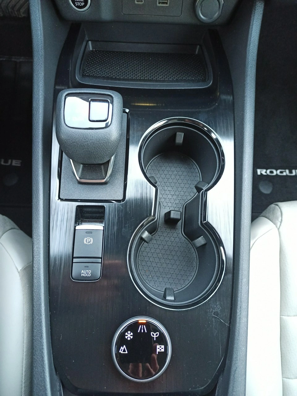 Nissan Rogue - Zdjęcie 17