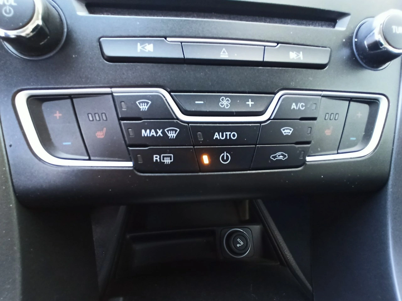 Ford Mondeo - Zdjęcie 19