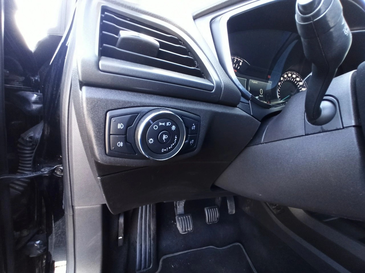 Ford Mondeo - Zdjęcie 24