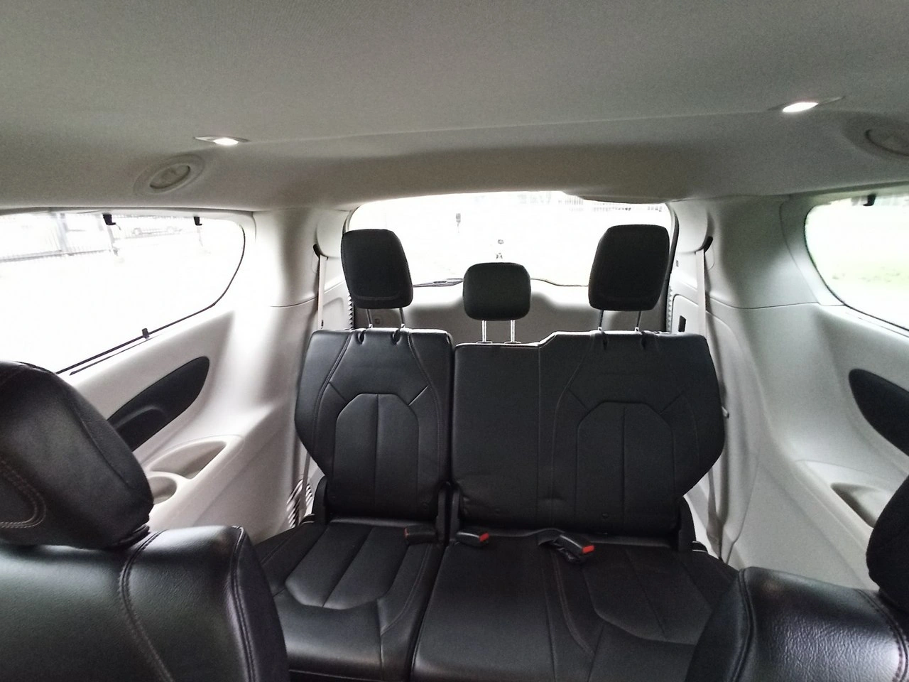 Chrysler Pacifica - Zdjęcie 8