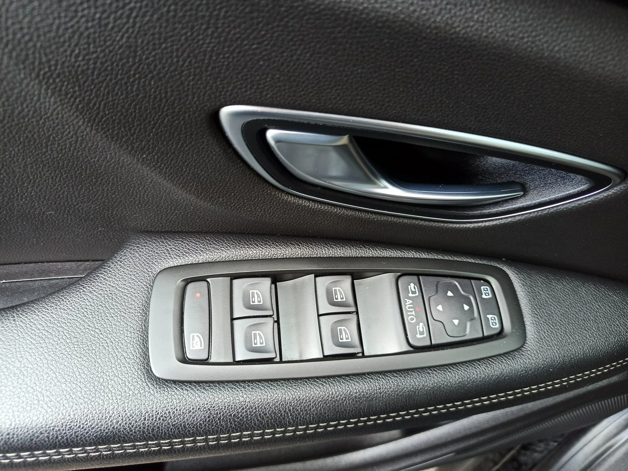 Renault Scenic - Zdjęcie 21