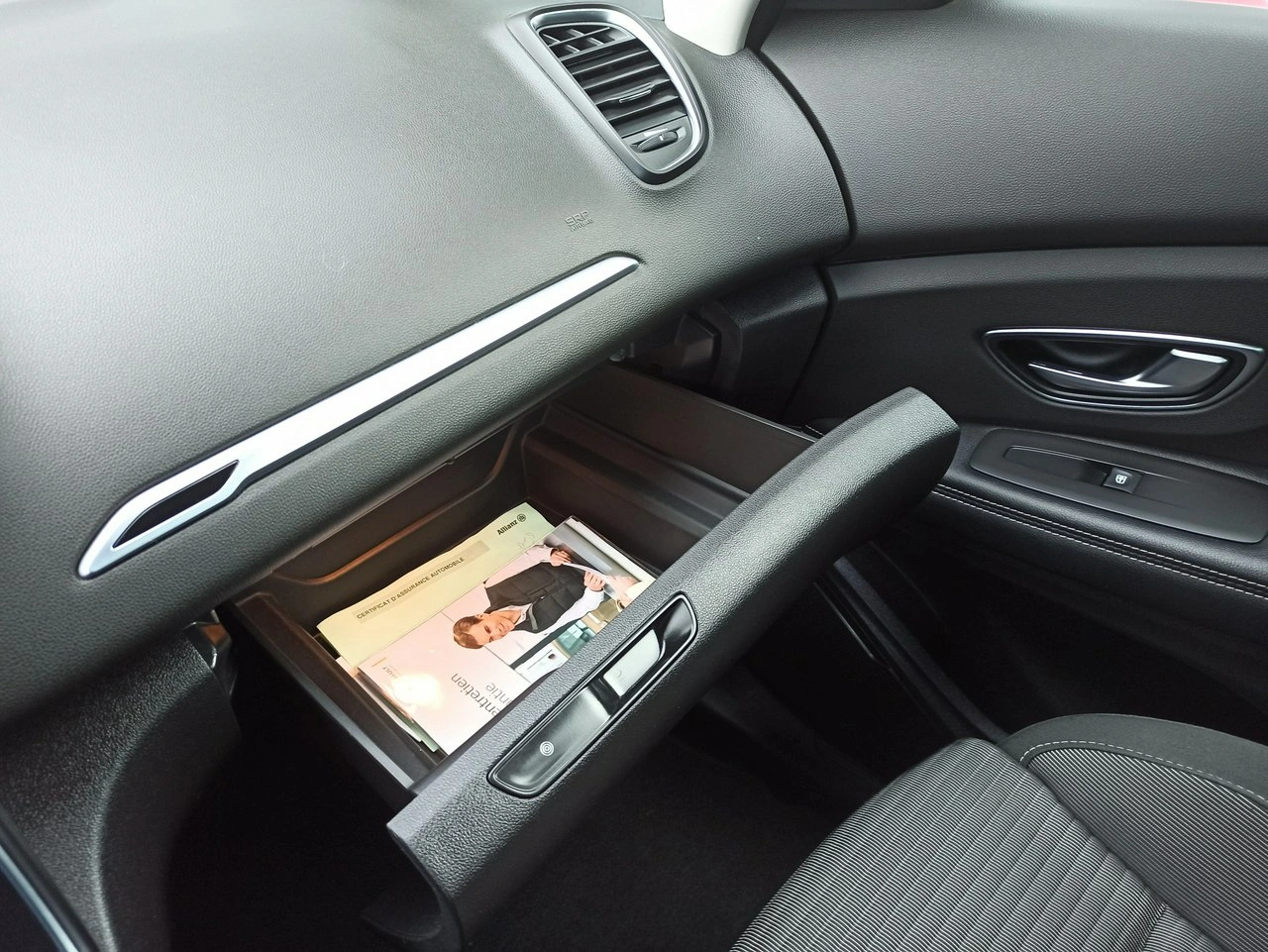 Renault Scenic - Zdjęcie 26