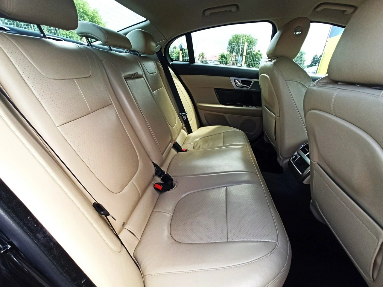 Jaguar XF - Zdjęcie 12