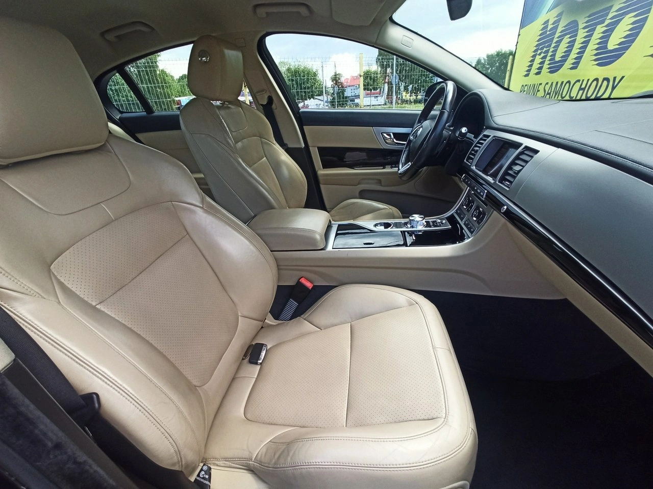 Jaguar XF - Zdjęcie 14