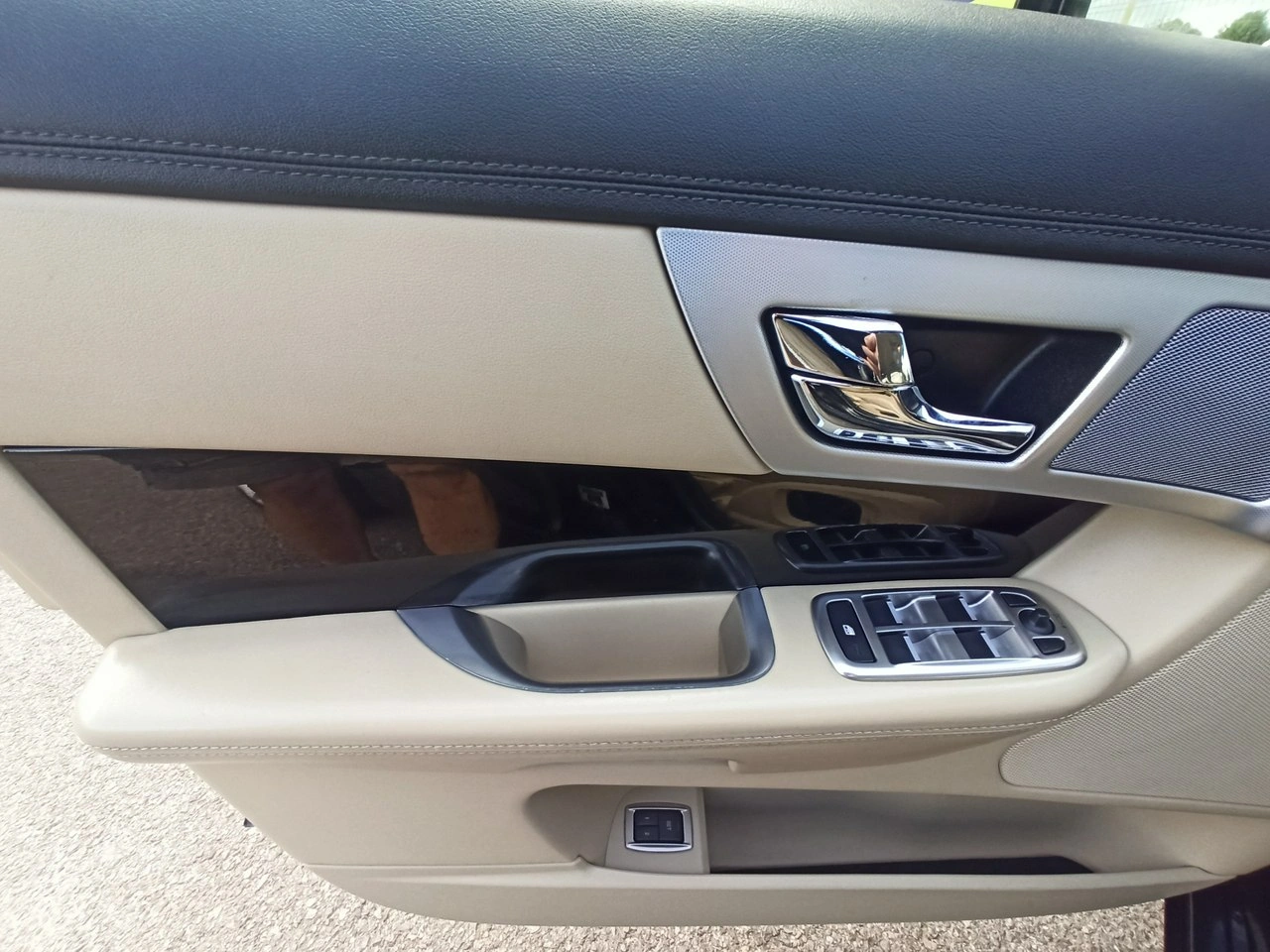 Jaguar XF - Zdjęcie 16