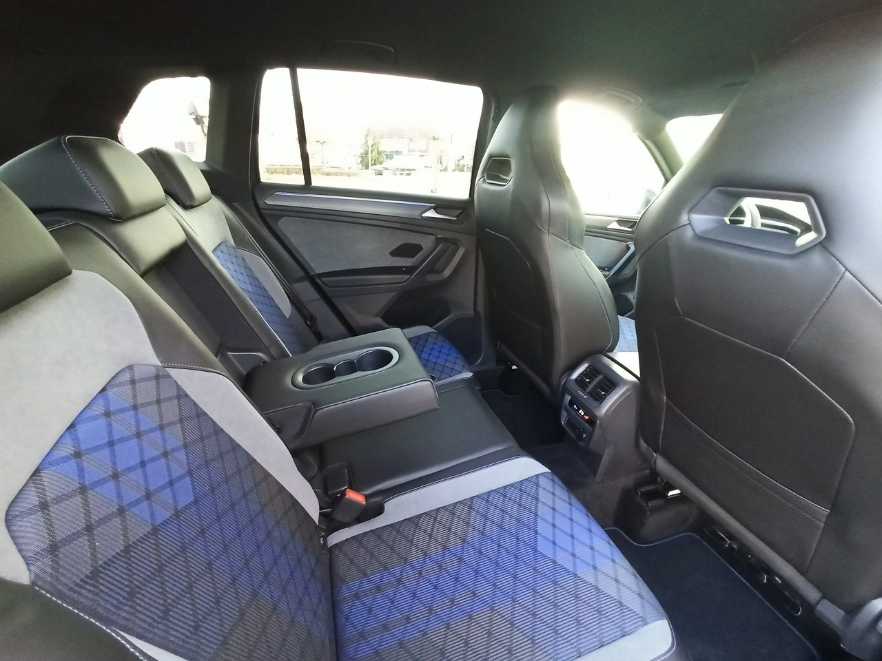 Volkswagen Tiguan - Zdjęcie 11