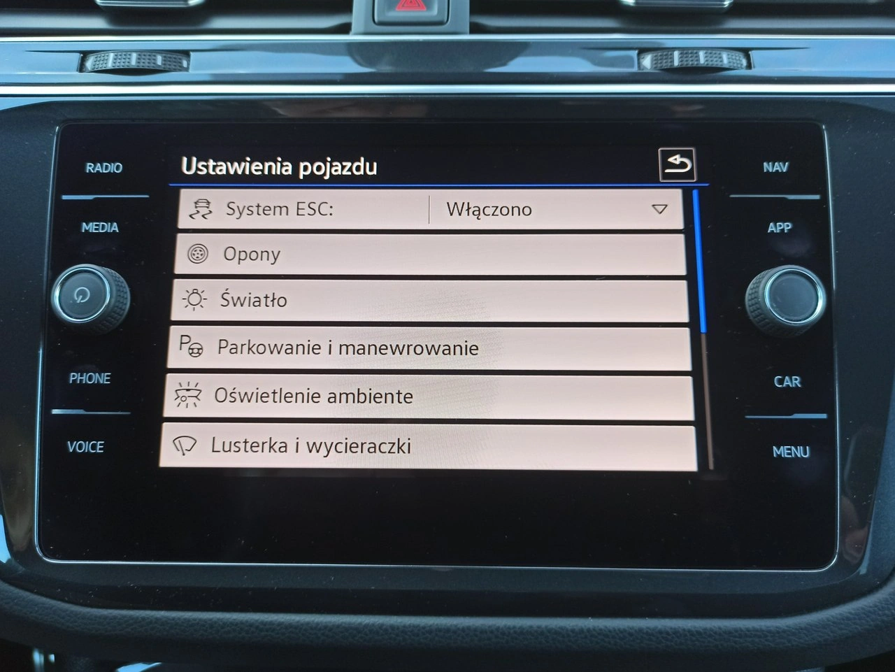 Volkswagen Tiguan - Zdjęcie 24