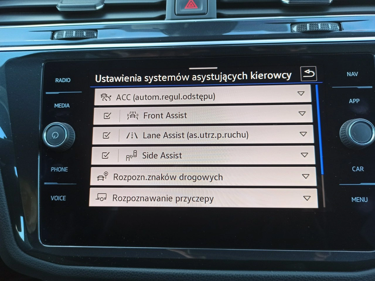 Volkswagen Tiguan - Zdjęcie 27