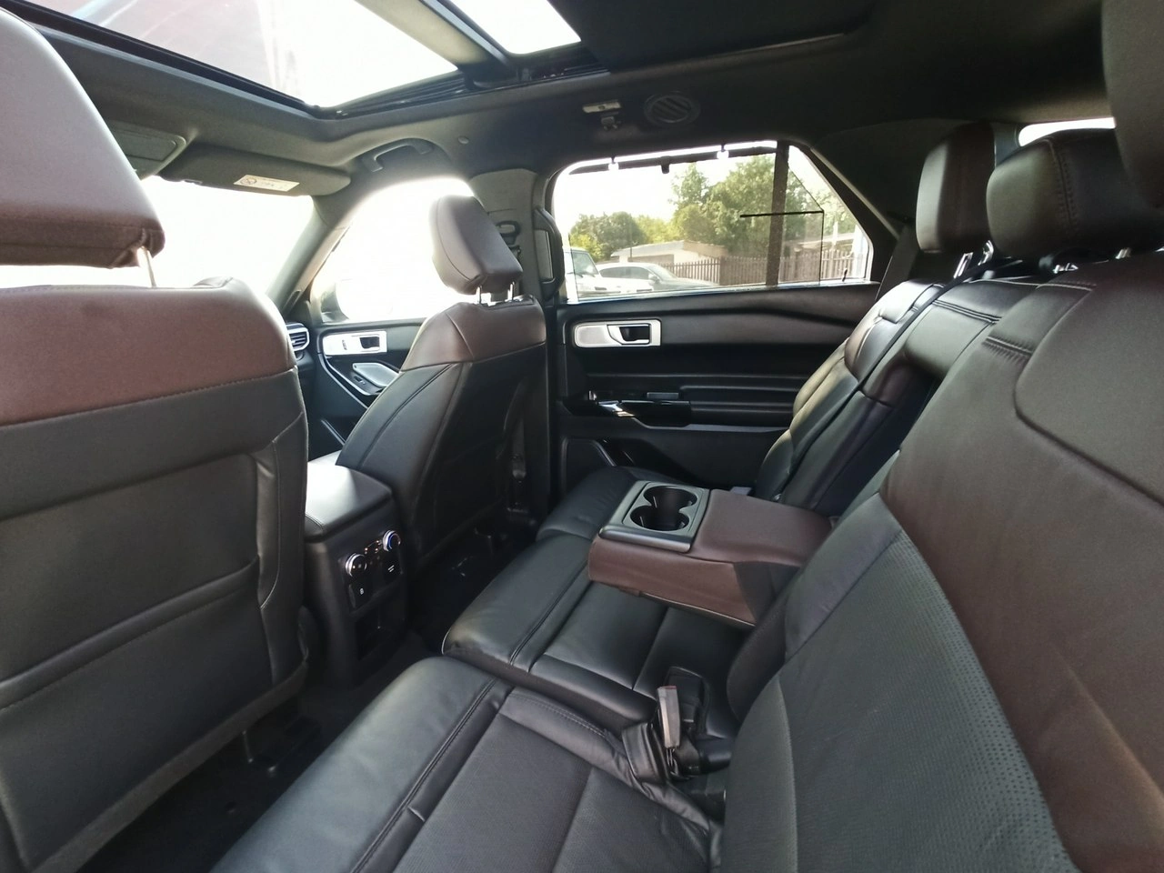 Ford Explorer - Zdjęcie 11