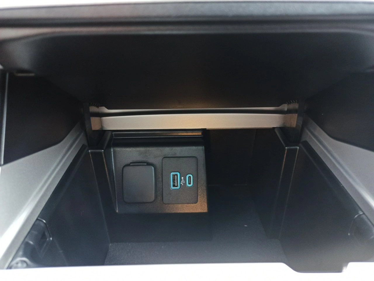 Ford Explorer - Zdjęcie 31