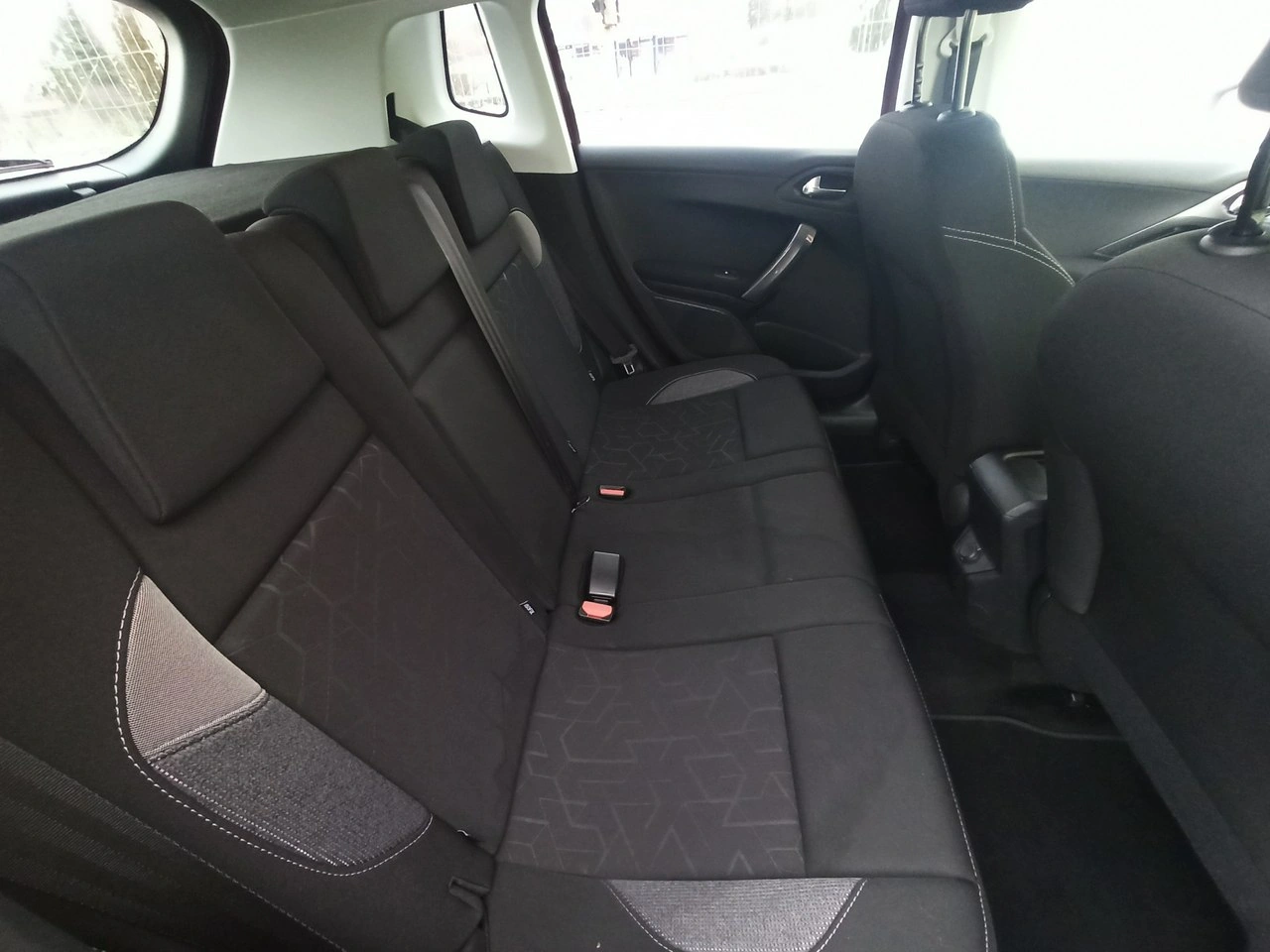 Peugeot 2008 - Zdjęcie 9