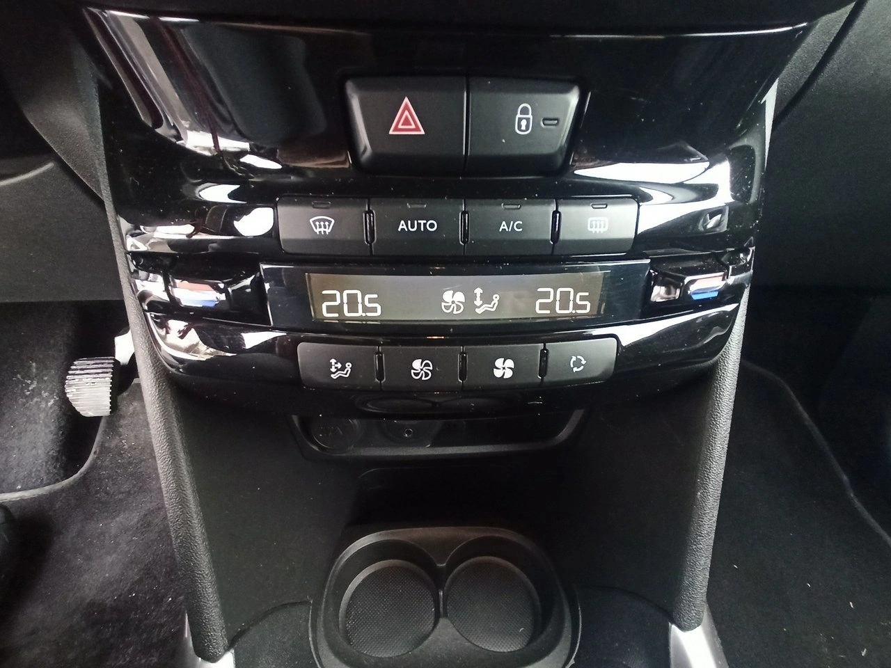 Peugeot 2008 - Zdjęcie 16