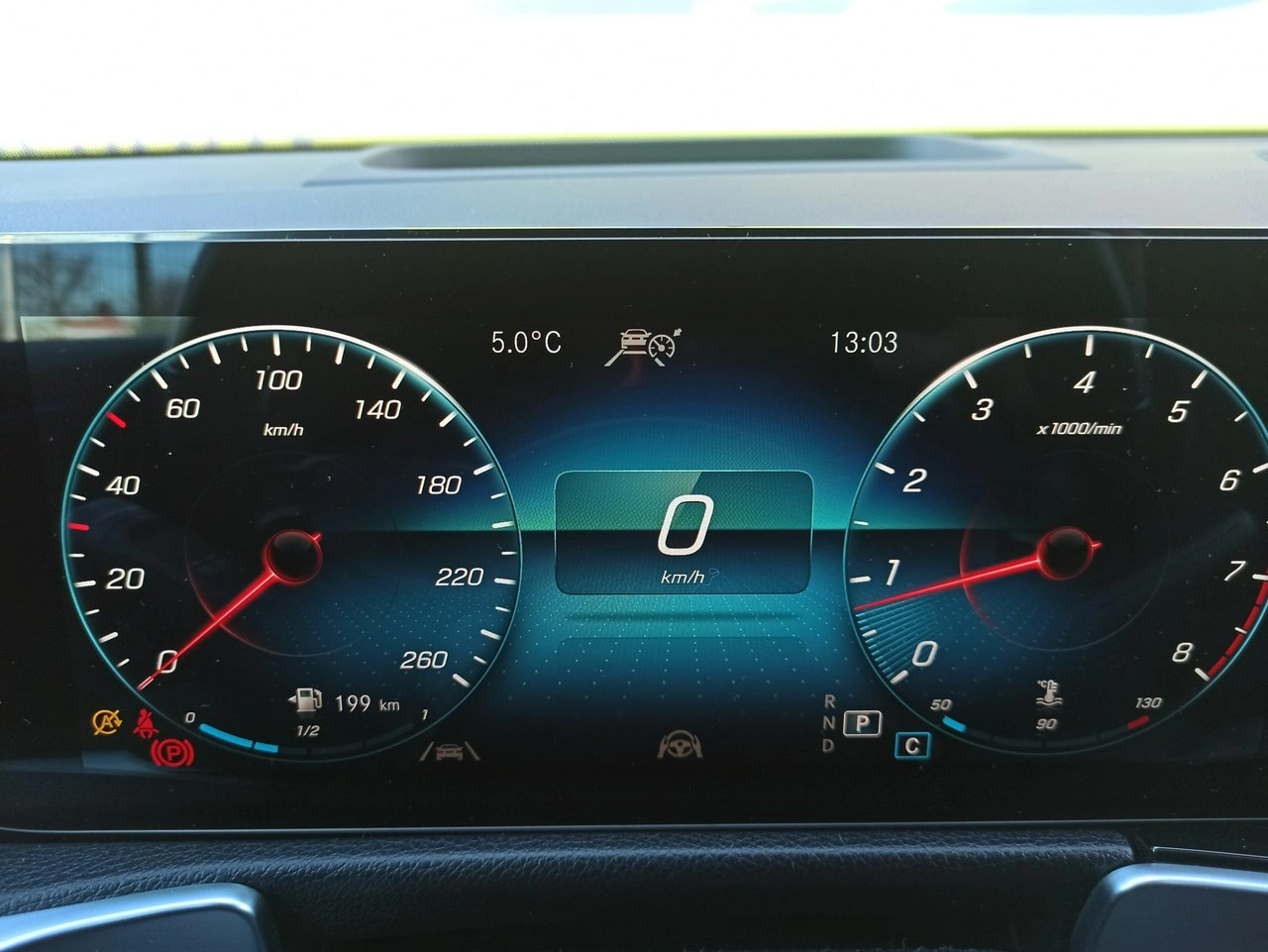 Mercedes GLB - Zdjęcie 15