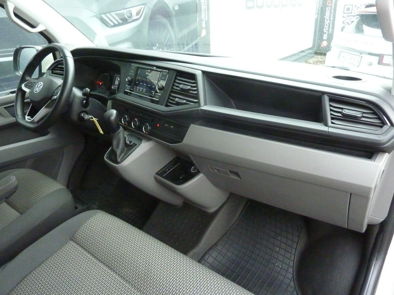 Volkswagen Transporter - Zdjęcie 17