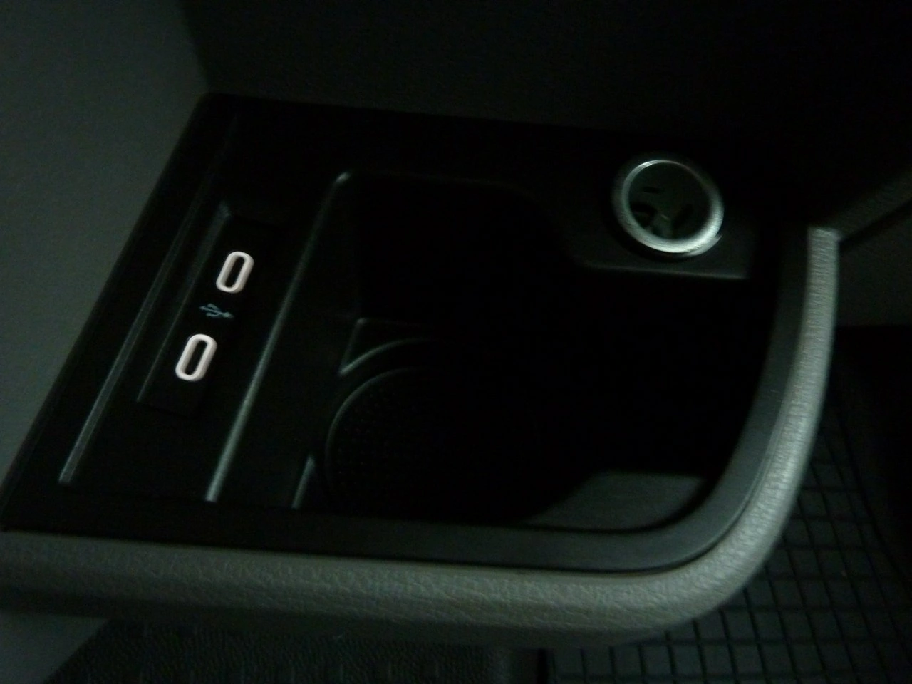 Volkswagen Transporter - Zdjęcie 27