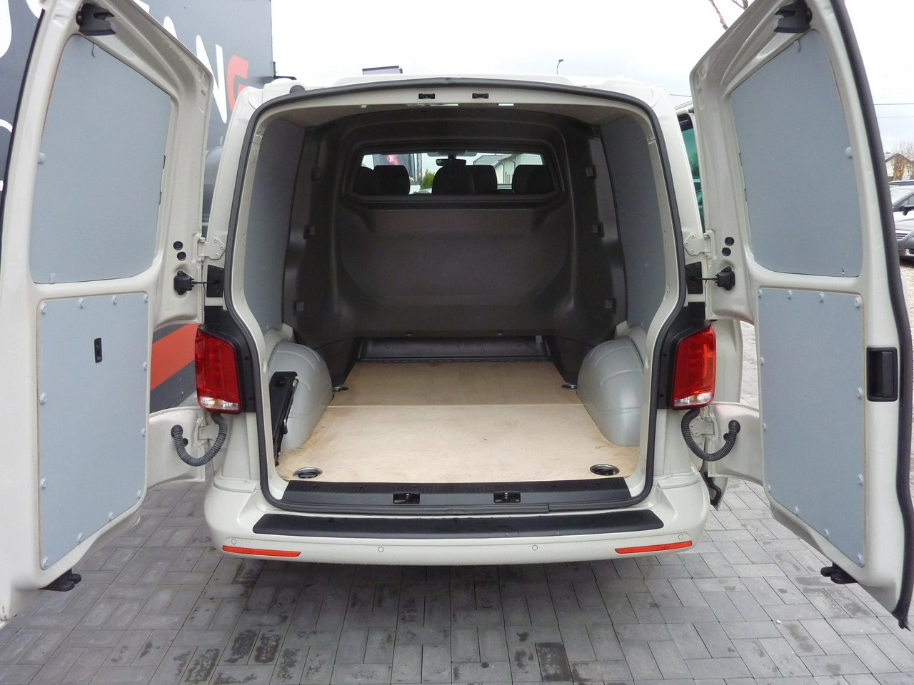 Volkswagen Transporter - Zdjęcie 39