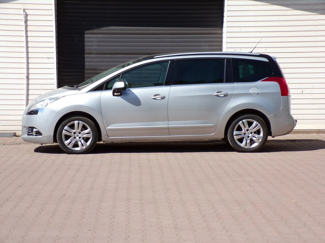 Peugeot 5008 - Zdjęcie 9