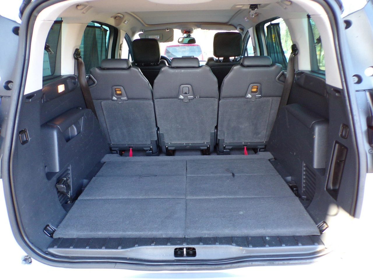 Peugeot 5008 - Zdjęcie 34