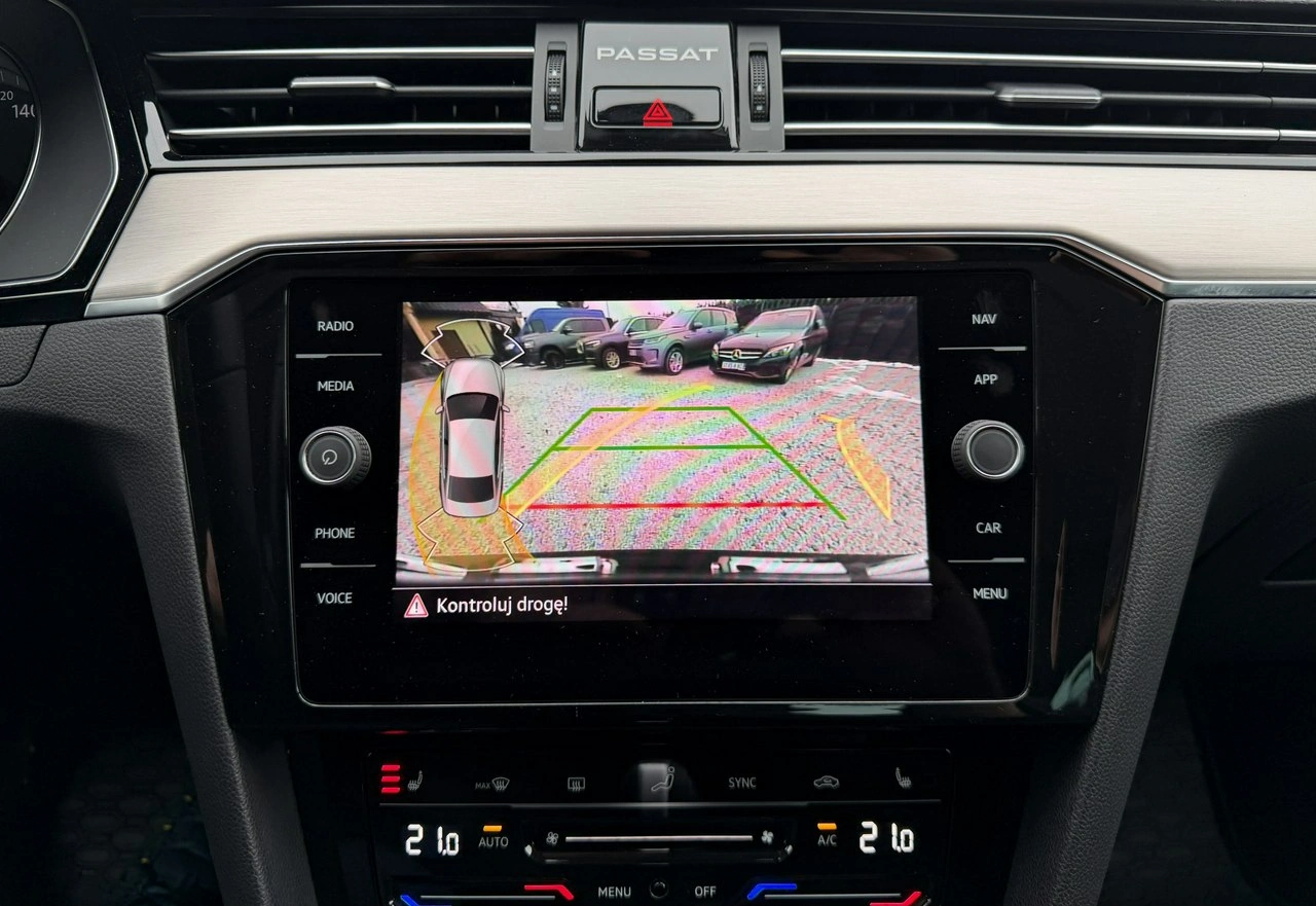 Volkswagen Passat - Zdjęcie 27