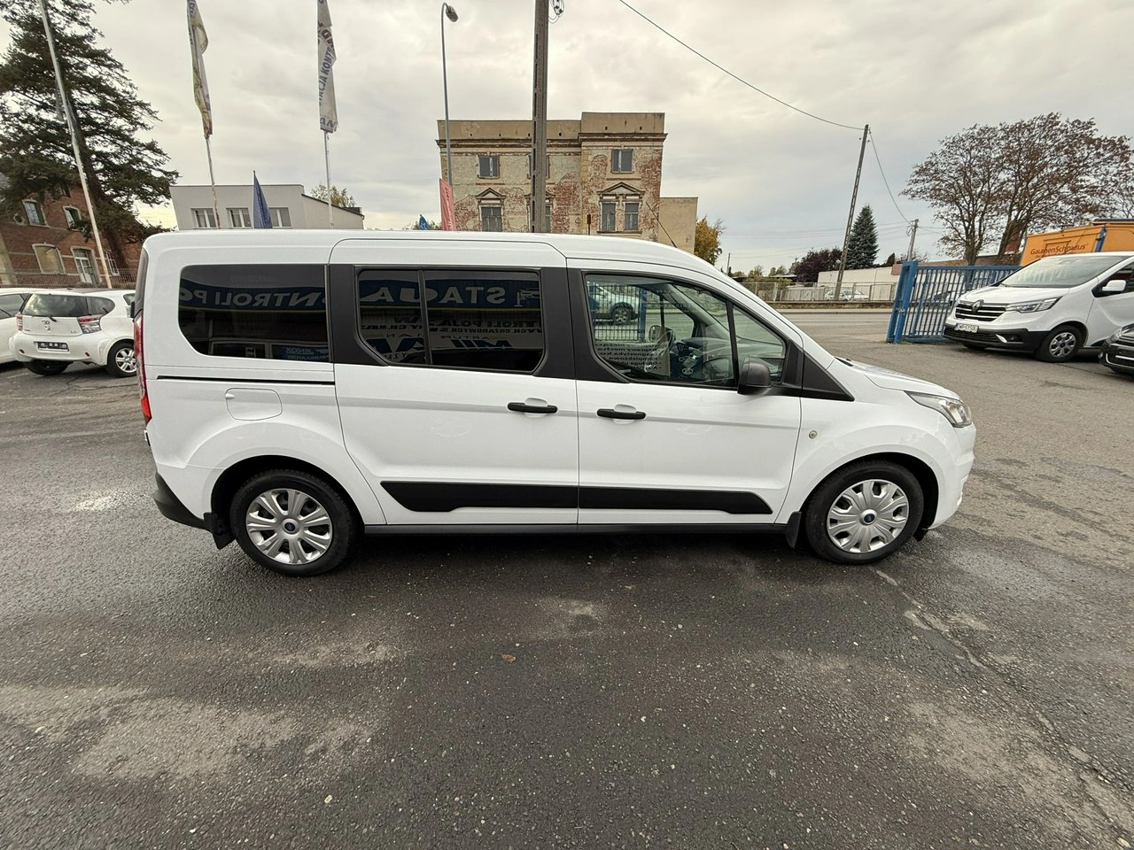 Ford Tourneo Connect - Zdjęcie 11