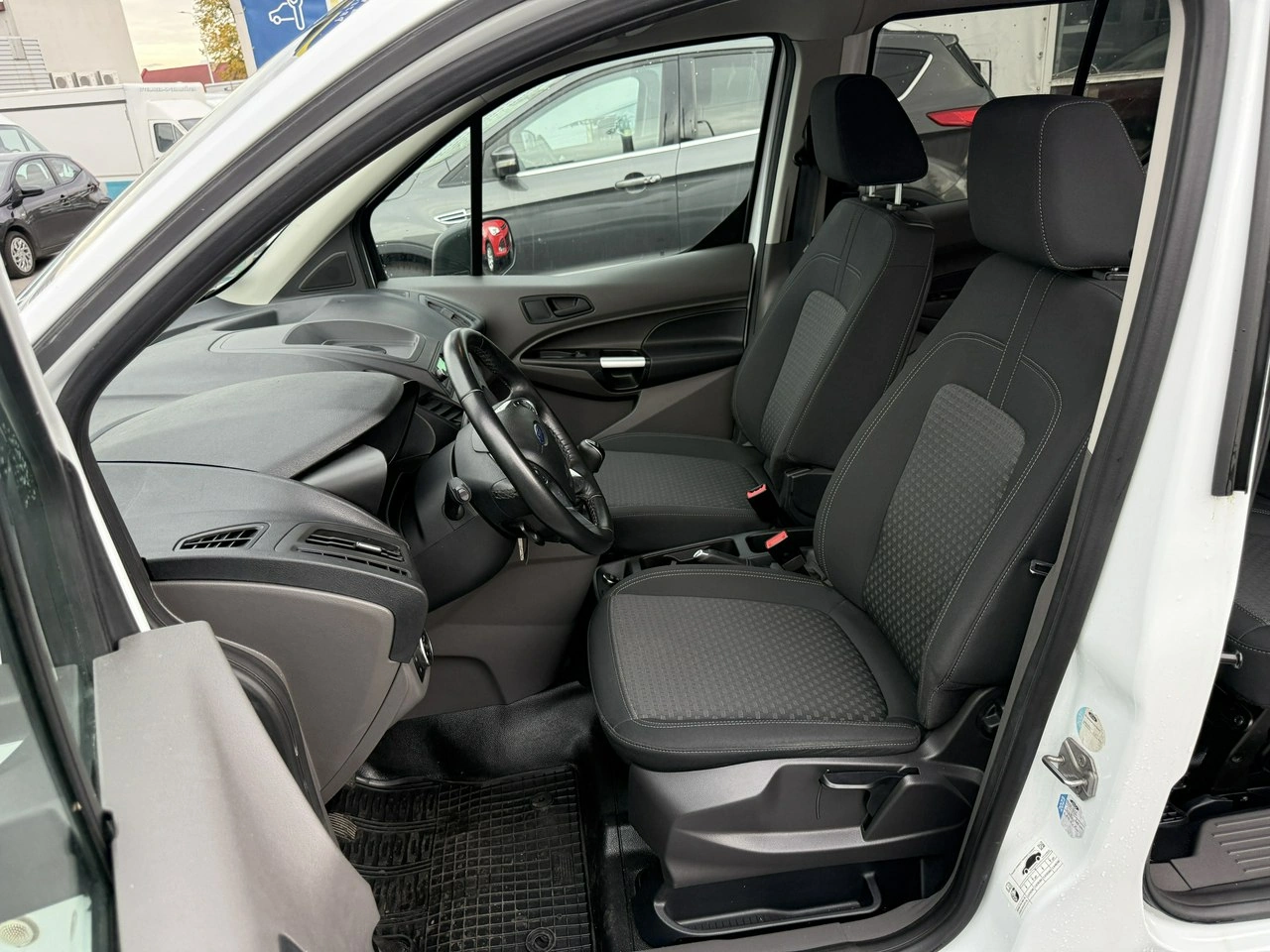 Ford Tourneo Connect - Zdjęcie 16