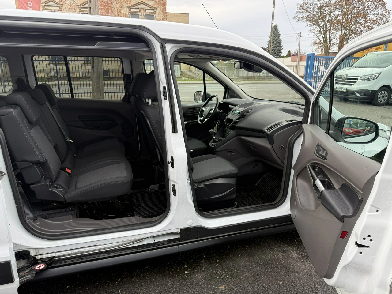 Ford Tourneo Connect - Zdjęcie 21