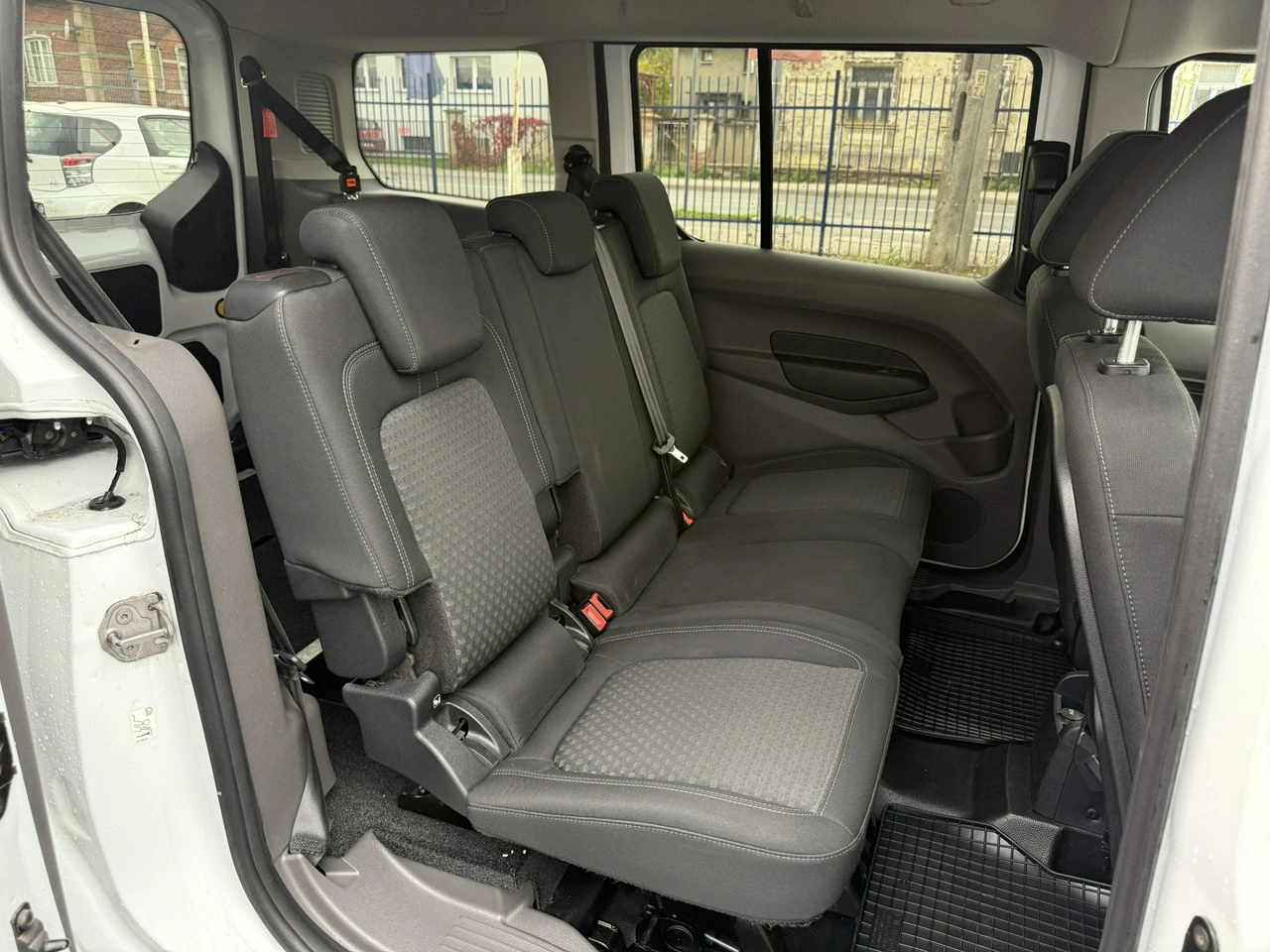 Ford Tourneo Connect - Zdjęcie 26