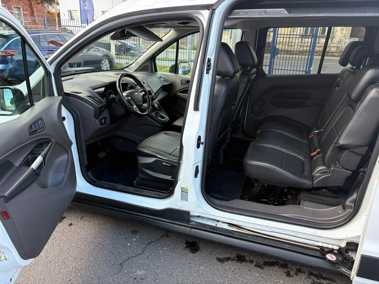 Ford Tourneo Connect - Zdjęcie 12